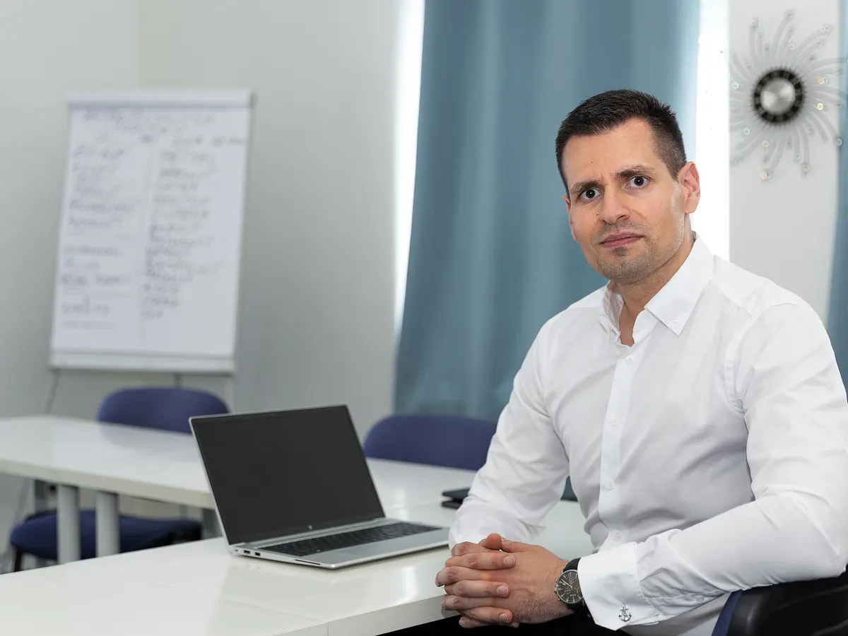 Martin Kadeřábek ve školicí místnosti